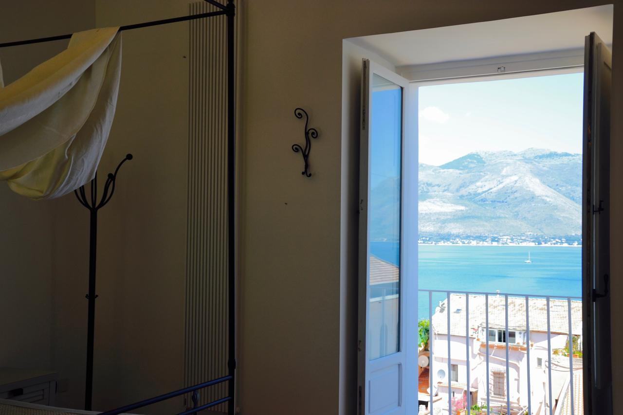 Il Bottone Al Duomo Bed and Breakfast Gaeta Exteriör bild